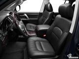  Front seats from Drivers Side photo